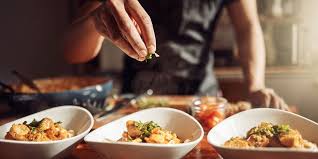 How to Find the Best Local Restaurants While Traveling